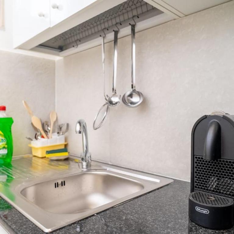 Elegant Apartment in the Heart of Taranto w WiFi - Two-Bedroom Apartment - 7