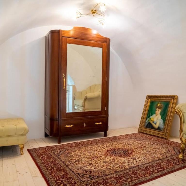 Elegant Apartment in the Heart of Taranto w WiFi - Two-Bedroom Apartment - 13