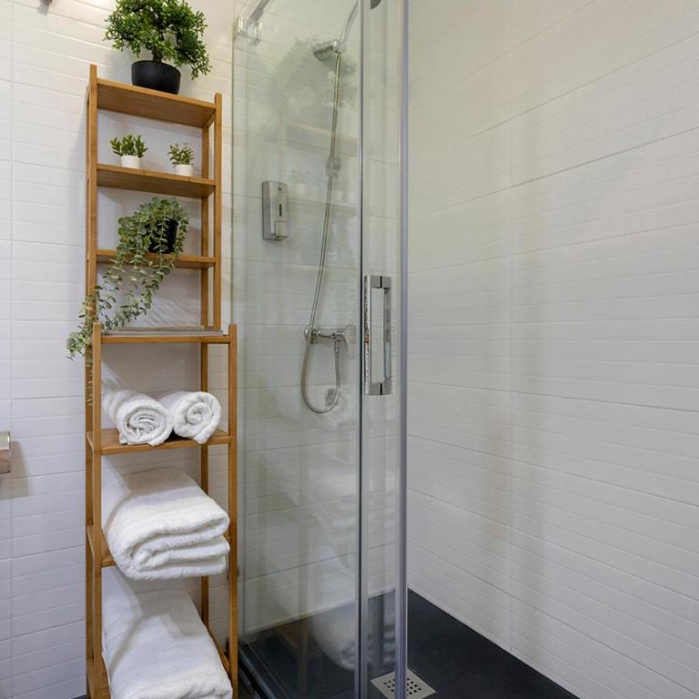 Apartamento reformado en pleno centro by Rent Me - One-Bedroom Apartment - 3