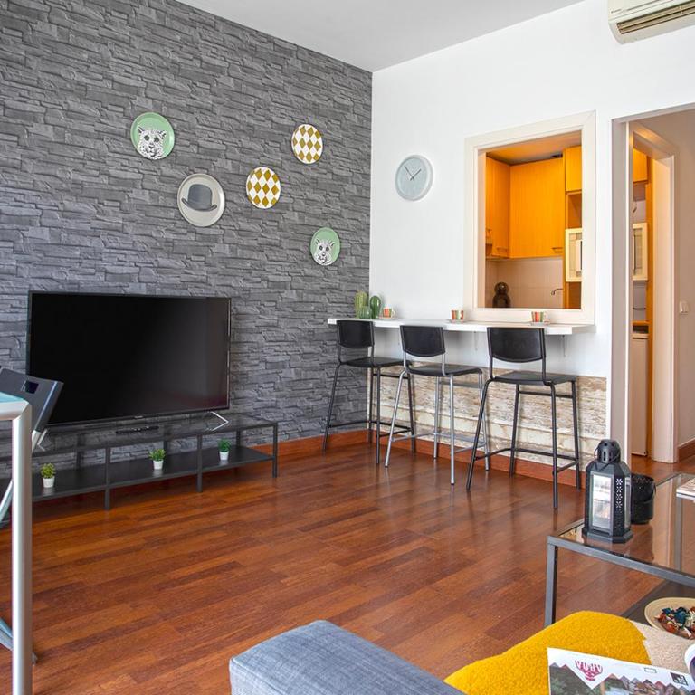 Apartamento reformado en pleno centro by Rent Me - One-Bedroom Apartment - 9