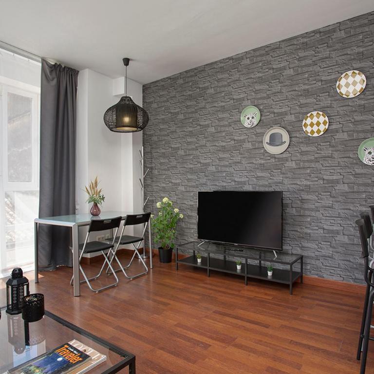 Apartamento reformado en pleno centro by Rent Me - One-Bedroom Apartment - 12