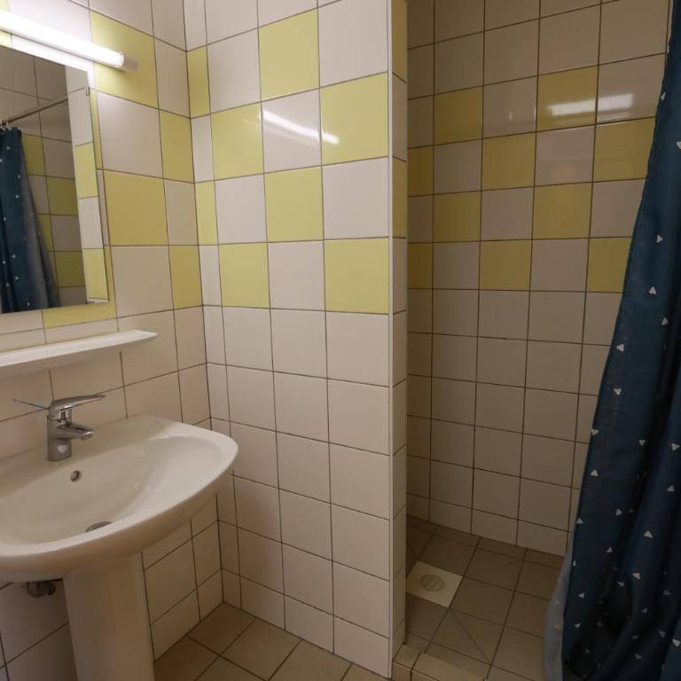 Auberge de Jeunesse de Mulhouse - Chambre Familiale avec 4 Lits (2 Adultes + 2 Enfants) - 1