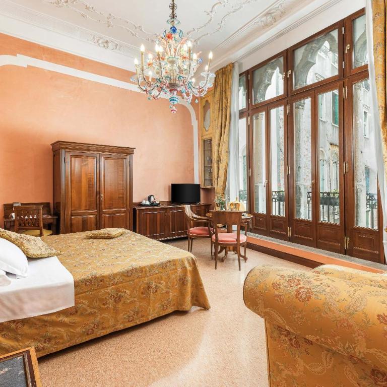 Hotel San Moisè - Camera Luxury Matrimoniale/Doppia con Letti Singoli con Balcone e Vista Canale - 1
