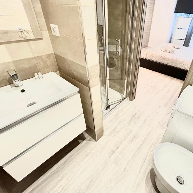 Un Letto Ideale EUR - UN LETTO IDEALE - Camera Matrimoniale con Bagno Privato - 7