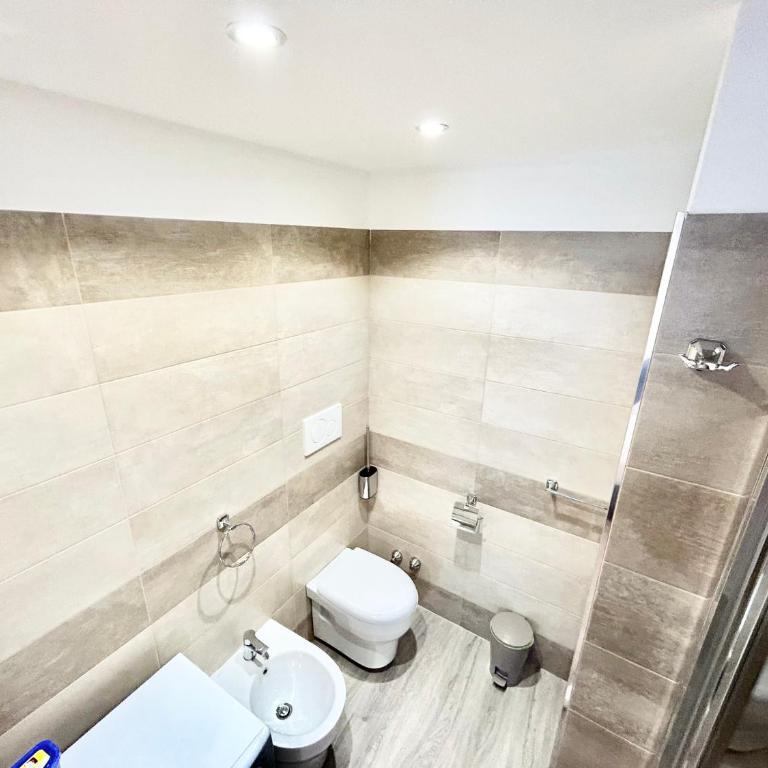Un Letto Ideale EUR - UN LETTO IDEALE - Camera Matrimoniale con Bagno Privato - 17