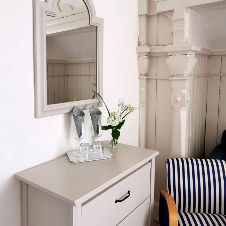 Villa Streintz - Doppelzimmer Turm mit Seeblick - 8