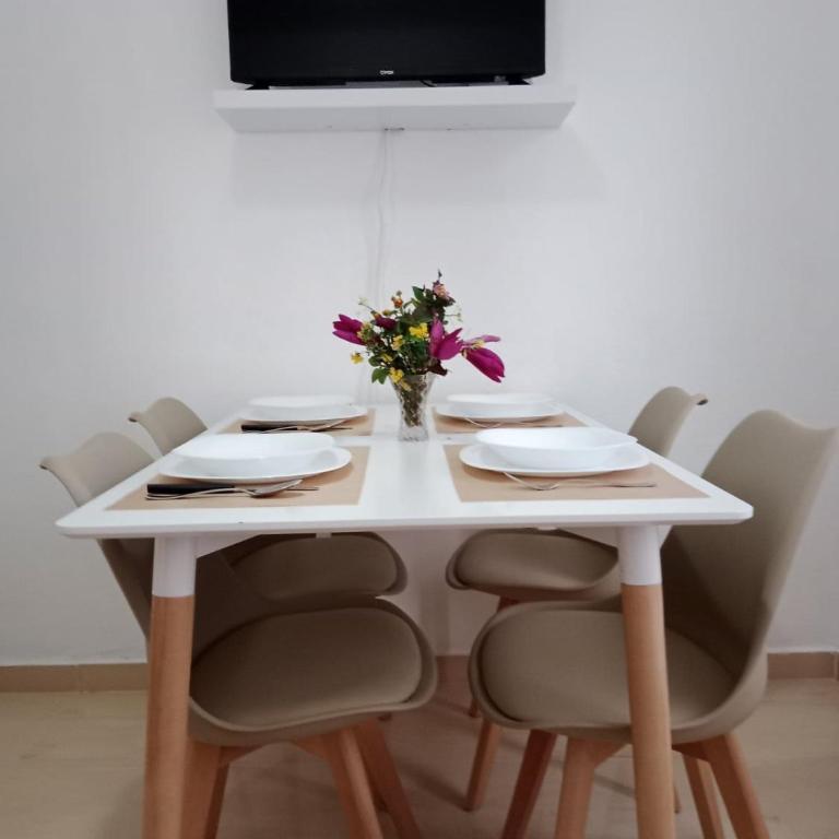 Apartmani MAS - Apartman sa 2 Spavaće Sobe, Terasom i Pogledom na More - 9