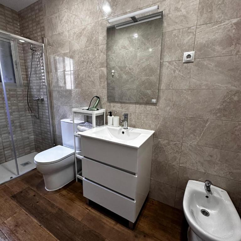 Apartamento céntrico con patio privado y terraza ideal para grupos - Casa de 2 dormitorios - 7