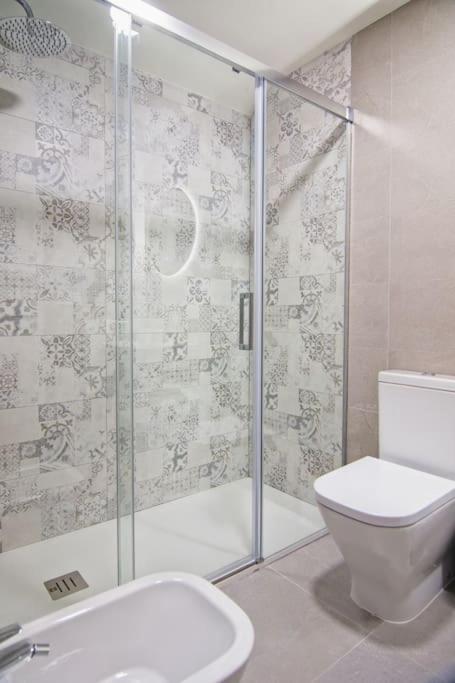 Live Like a Local in This Contemporary Duplex - Apartamento de 2 dormitorios con balcón y terraza - 6