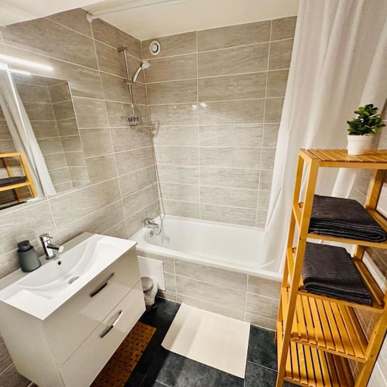 Cosy Saint-Denis 2 personnes - One-Bedroom Apartment - 4