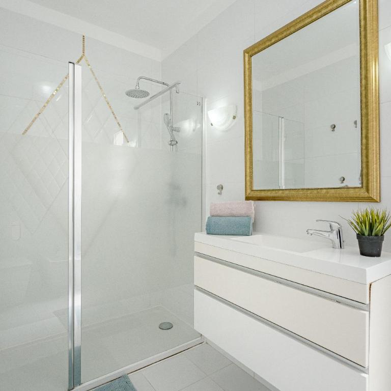 Villa con piscina en Madroñal Fañabe, Costa Adeje - Villa - 8