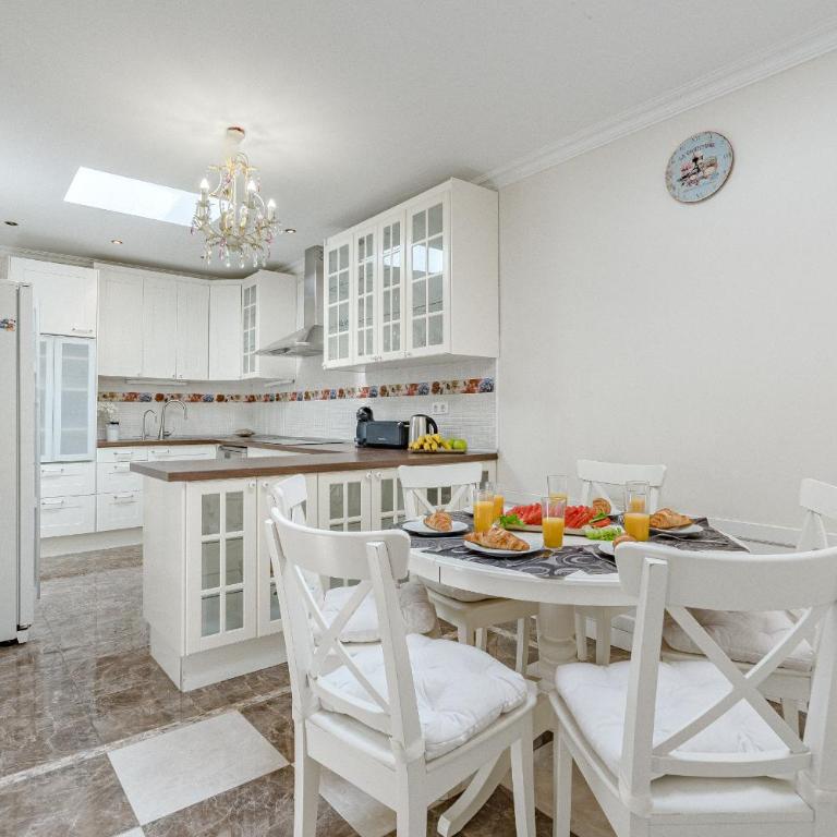 Villa con piscina en Madroñal Fañabe, Costa Adeje - Villa - 5