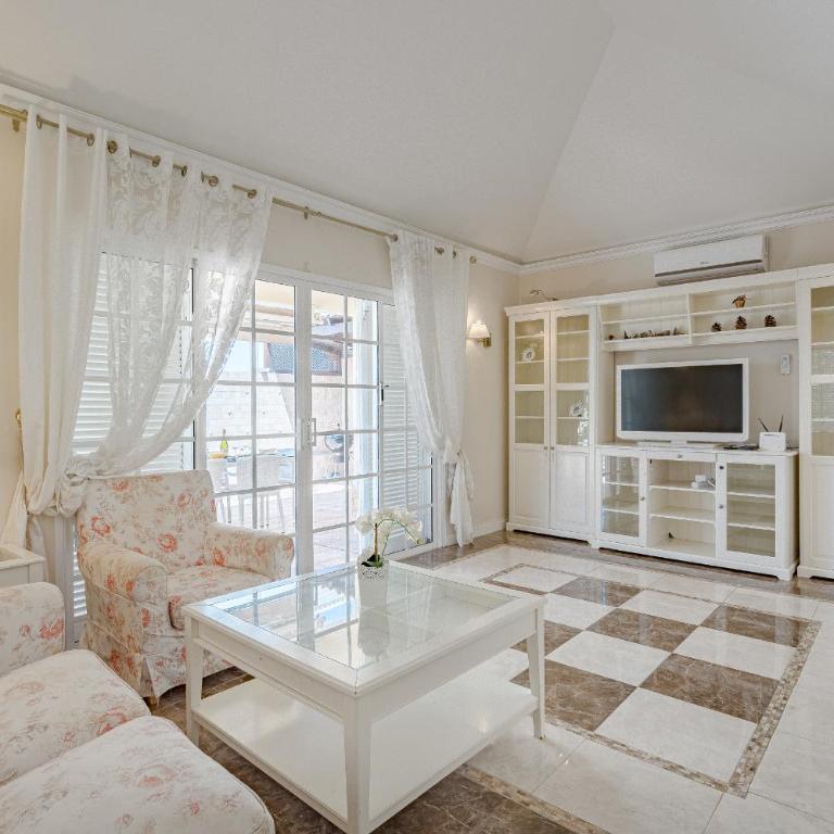 Villa con piscina en Madroñal Fañabe, Costa Adeje - Villa - 17