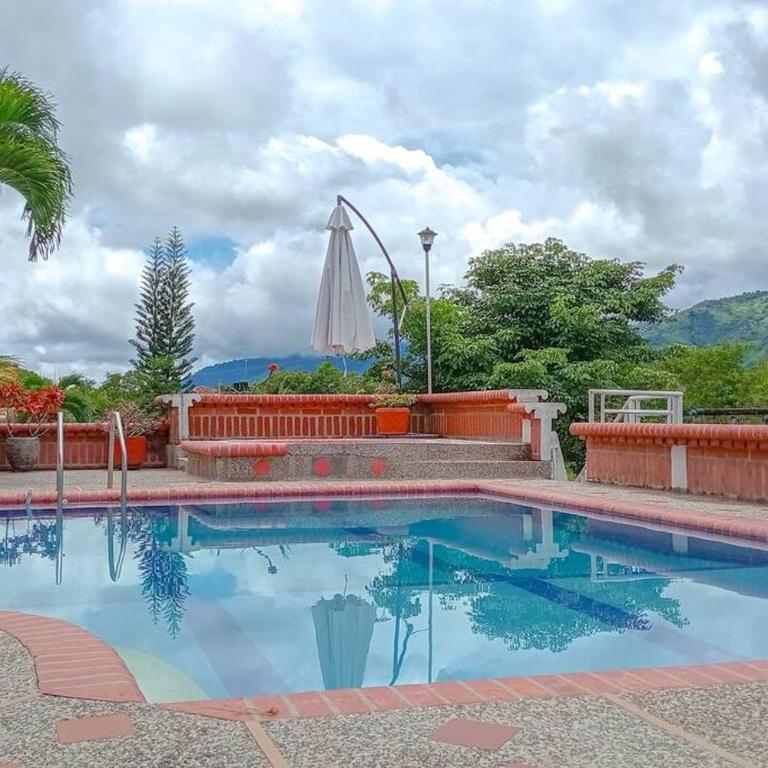 Cabaña campestre en Tuluá - Casa de 2 dormitorios - 11