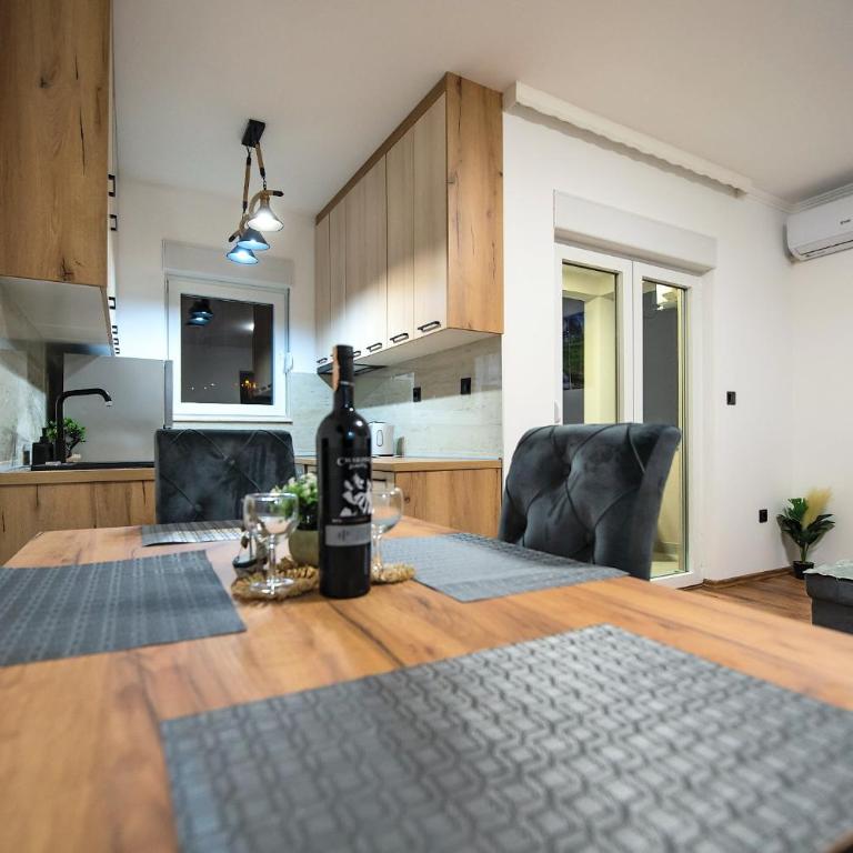 Sidro - One-Bedroom Apartment - 2