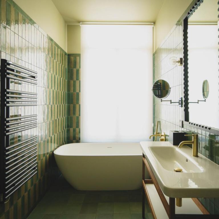 Hotel Gounod Fully Renovated - Chambre Double Standard avec Baignoire et Balcon - 3