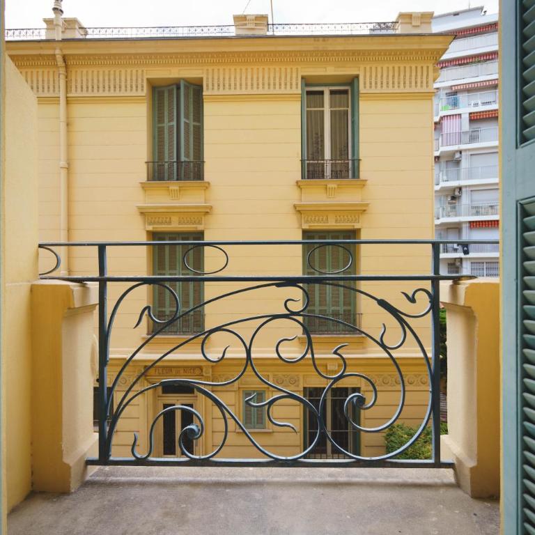 Hotel Gounod Fully Renovated - Chambre Double avec Douche et Balcon - 3