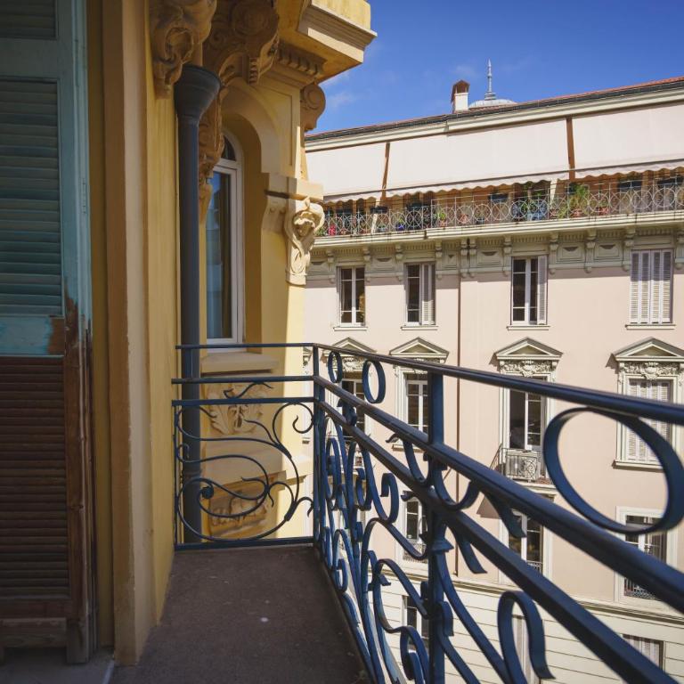 Hotel Gounod Fully Renovated - Suite Junior avec Douche, Baignoire et Balcon - 3