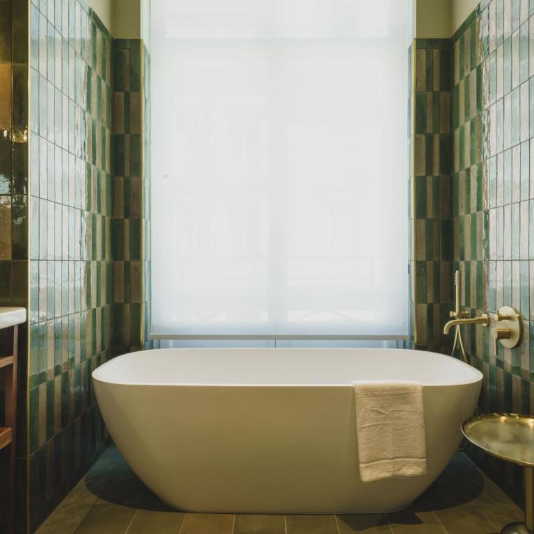 Hotel Gounod Fully Renovated - Chambre Deluxe avec Baignoire et Douche - 4