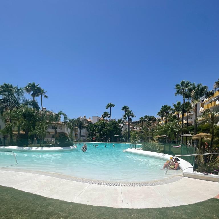 Modern Sea & Golf View 2-Bedroom Apartment with Pool and Terrace in Mijas - Apartamento de 2 dormitorios - 35