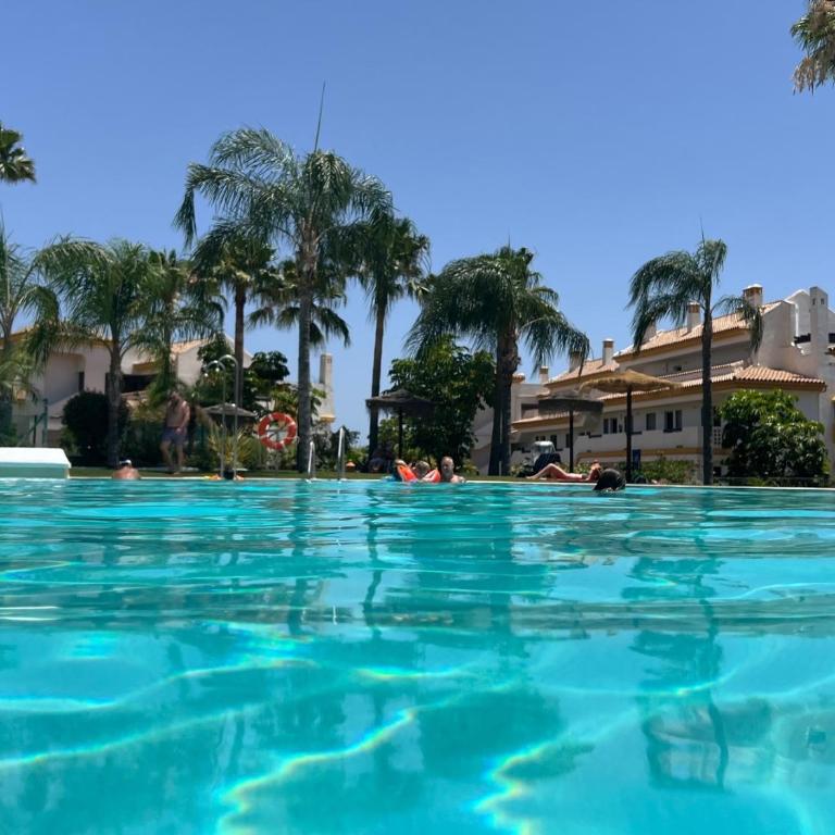 Modern Sea & Golf View 2-Bedroom Apartment with Pool and Terrace in Mijas - Apartamento de 2 dormitorios - 10