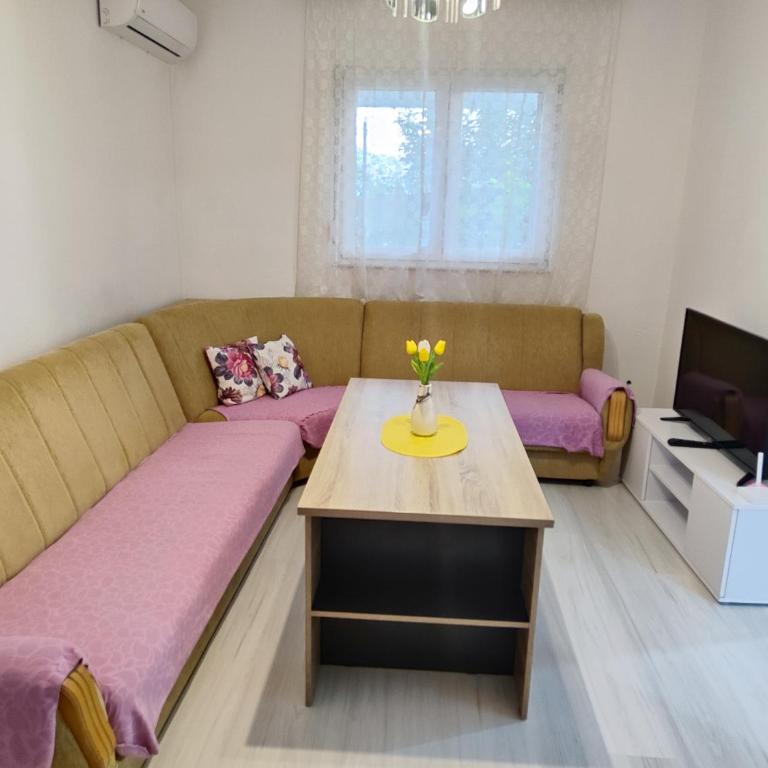 NicePlace - Two-Bedroom Apartment - 11