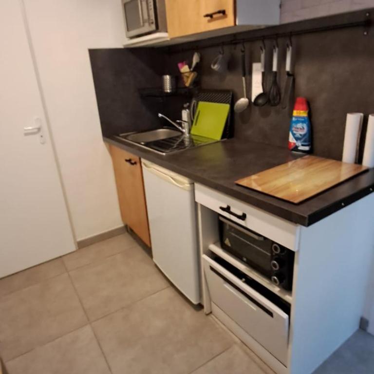 Joli studio avec cour intérieure - Apartamento de 1 dormitorio - 10