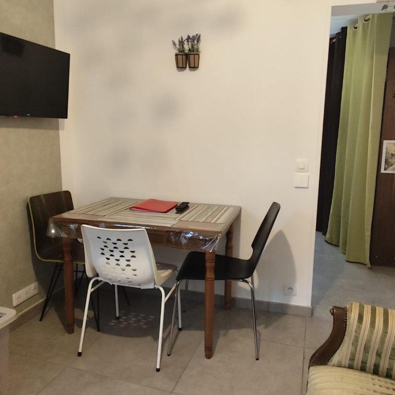 Joli studio avec cour intérieure - Apartamento de 1 dormitorio - 13