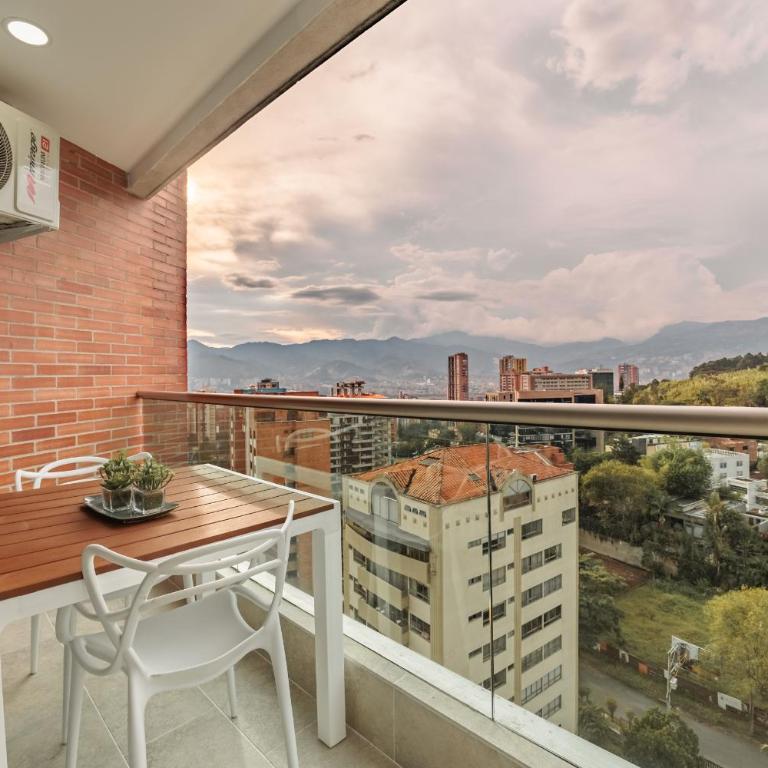Blux Apartments Medellin - Apartamento de 1 dormitorio con balcón y vistas a la montaña - 9