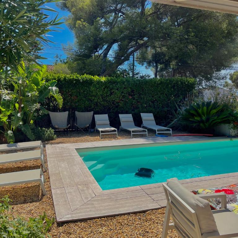 Villa de charme avec piscine à proximité des plages - Four-Bedroom Villa - 5