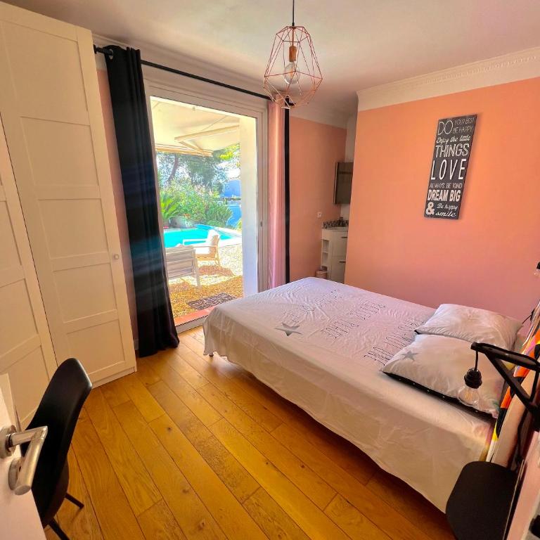 Villa de charme avec piscine à proximité des plages - Four-Bedroom Villa - 15