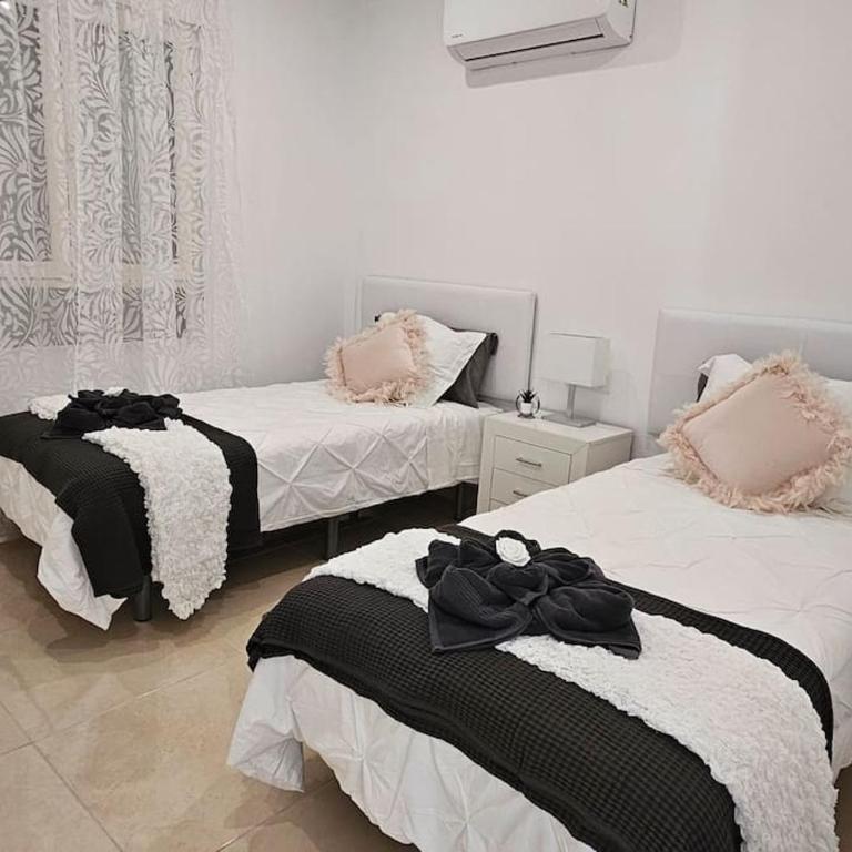 Luxury villa with private pool and cinema by Vapagó Tenerife - Villa - 17