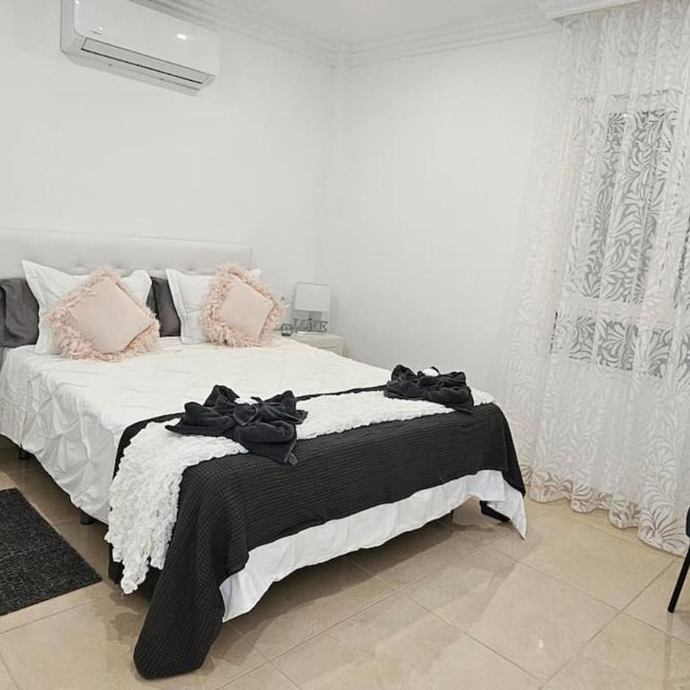 Luxury villa with private pool and cinema by Vapagó Tenerife - Villa - 23
