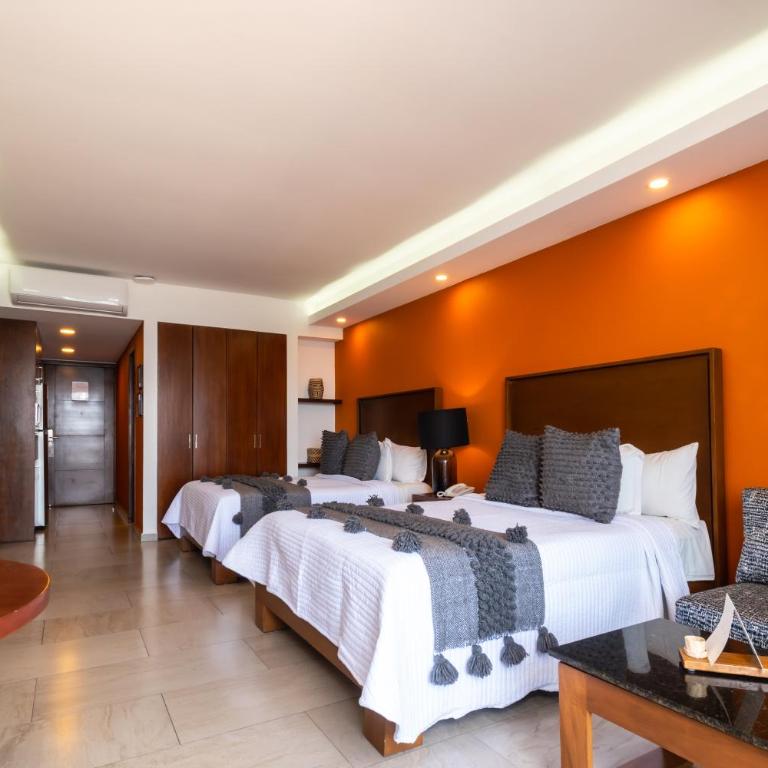The Paramar Beachfront Boutique Hotel With Breakfast Included - Downtown Malecon - Suite Premium doble frente al mar con cama doble - 1