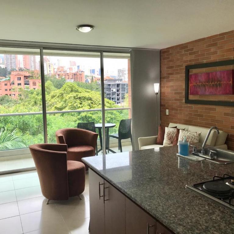 Blux Apartments Medellin - Apartamento de 1 dormitorio con balcón y vistas a la montaña - 2