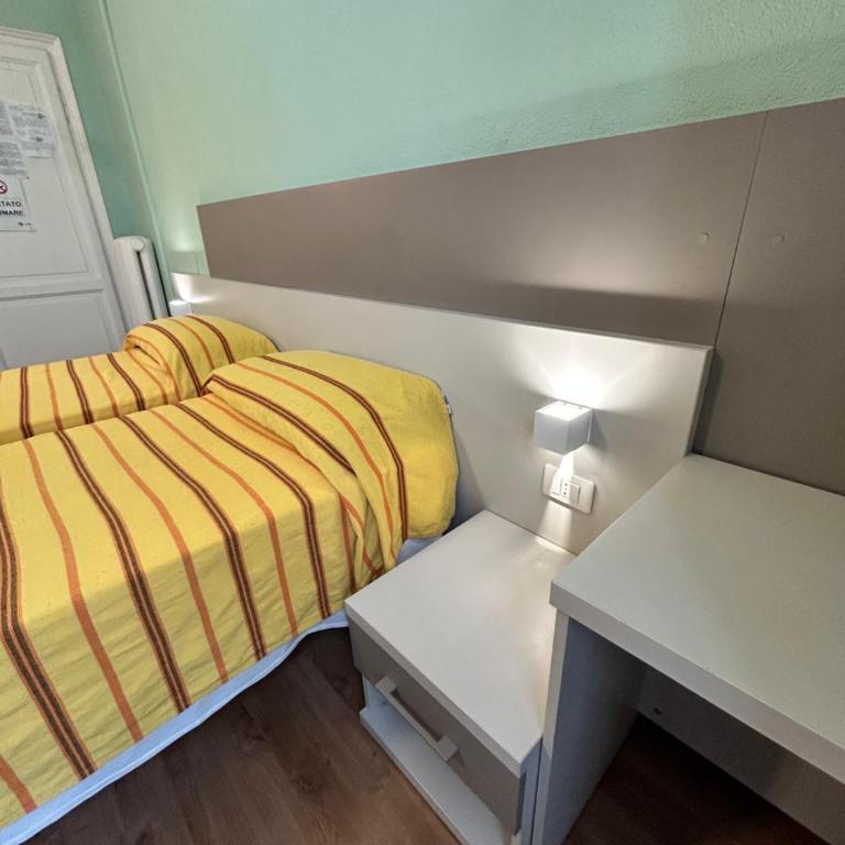 Hotel Barone - Camera Matrimoniale/Doppia con Letti Singoli con Doccia - 14
