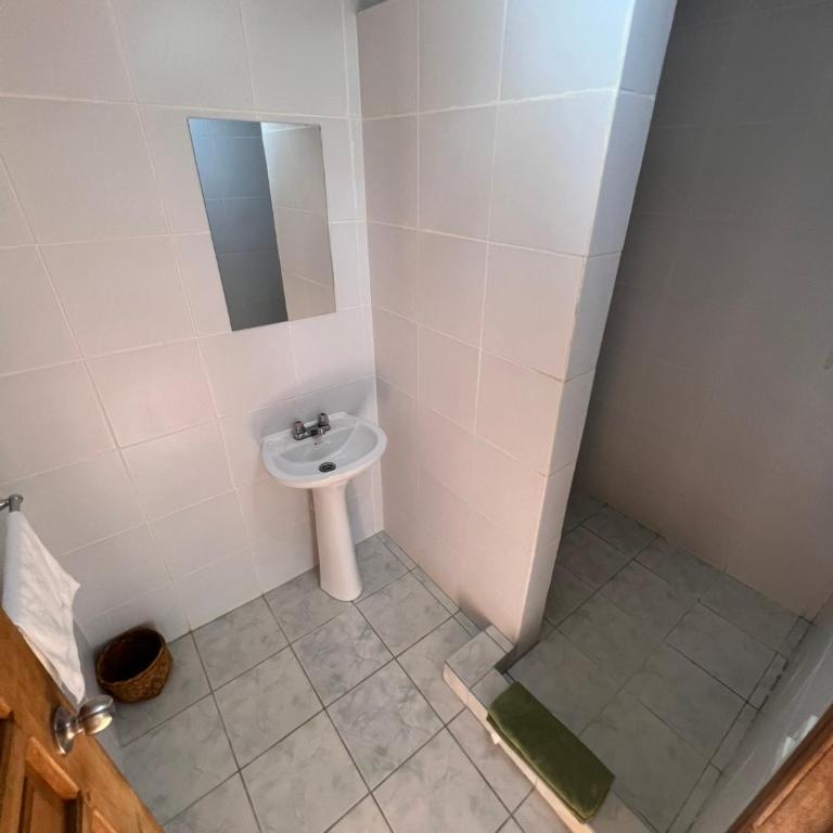 La Casa Verde Eco Guest House - Habitación Familiar con baño privado - 6