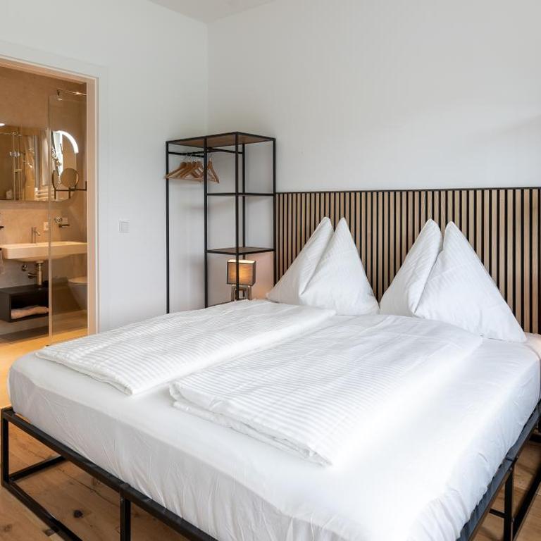Eden Apartments Vista Lago - Two-Bedroom Apartment - 14