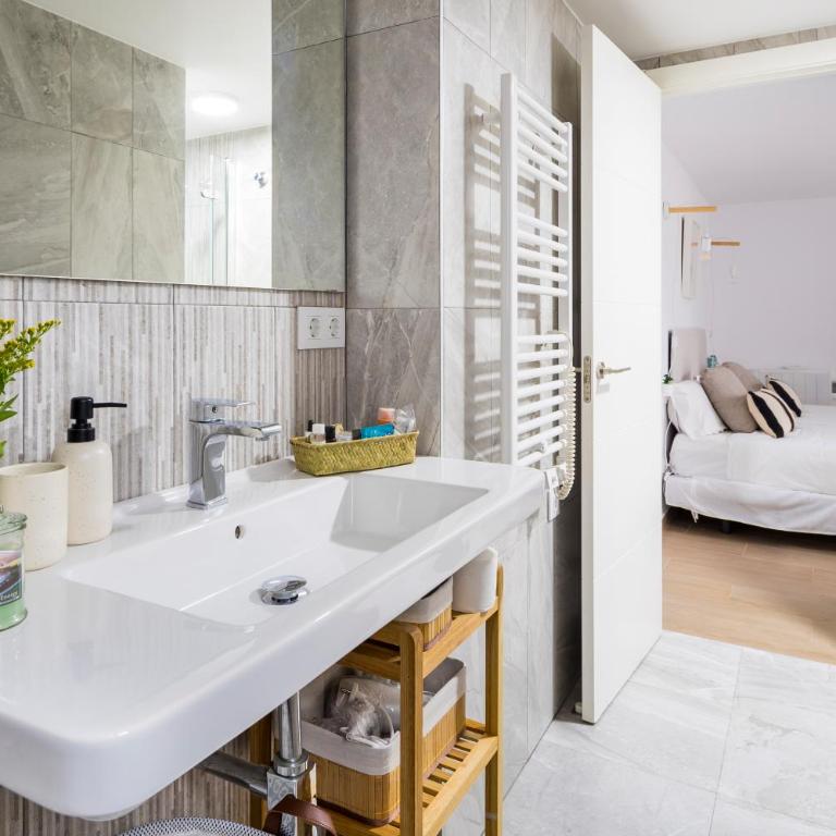NEW Charming Duplex With Private Patio - Apartamento de 2 dormitorios - 14