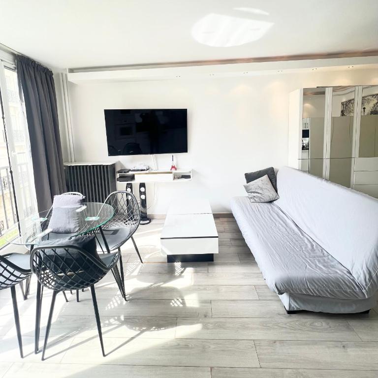 Apartment Like HOME with AC, Arc de Triomphe, Champs Élysées, Tour Eiffel - Studio avec Balcon - 7