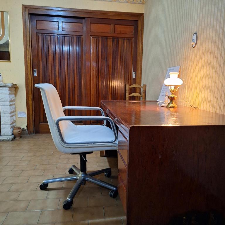AMPLIO DEPARTAMENTO temporario - Casa con 1 dormitorio - 4