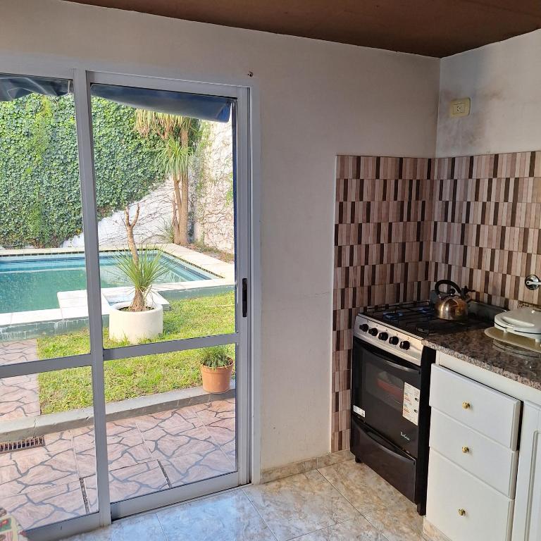 AMPLIO DEPARTAMENTO temporario - Casa con 1 dormitorio - 5