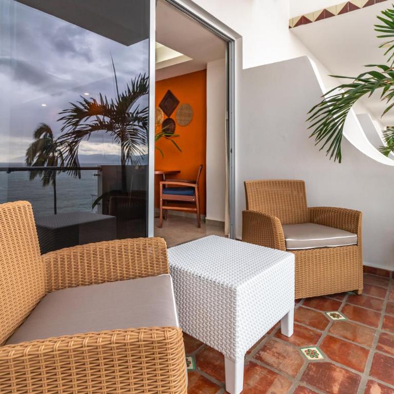The Paramar Beachfront Boutique Hotel With Breakfast Included - Downtown Malecon - Suite Premium doble frente al mar con cama doble - 2