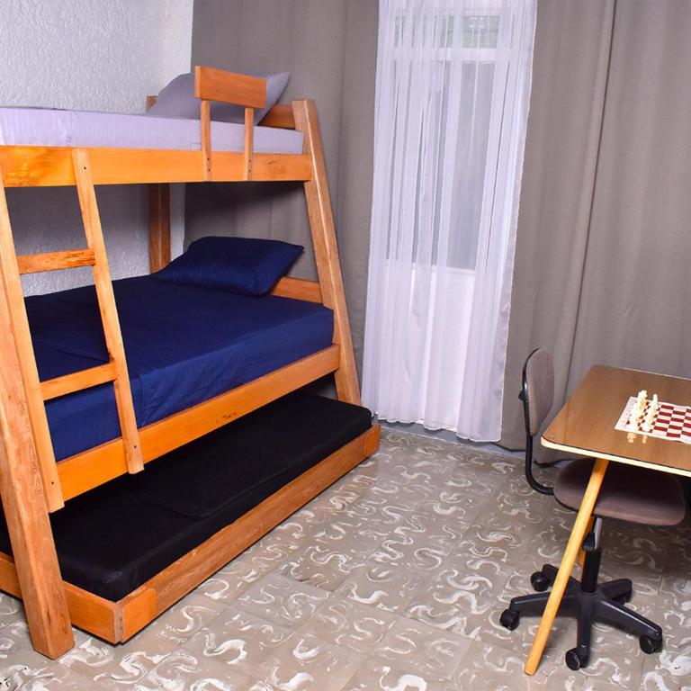 Casangel Hogar Familiar en Sector Exclusivo cerca al Aeropuerto Local frente al Poblado - Casa de 4 dormitorios - 36