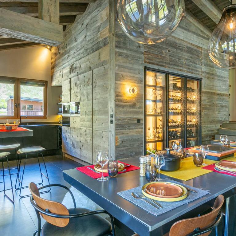 Luxueux 5 pièces avec cheminée, balcon panoramique, proche des pistes - Val-d'Isère - FR-1-694-108 - Appartement - 5