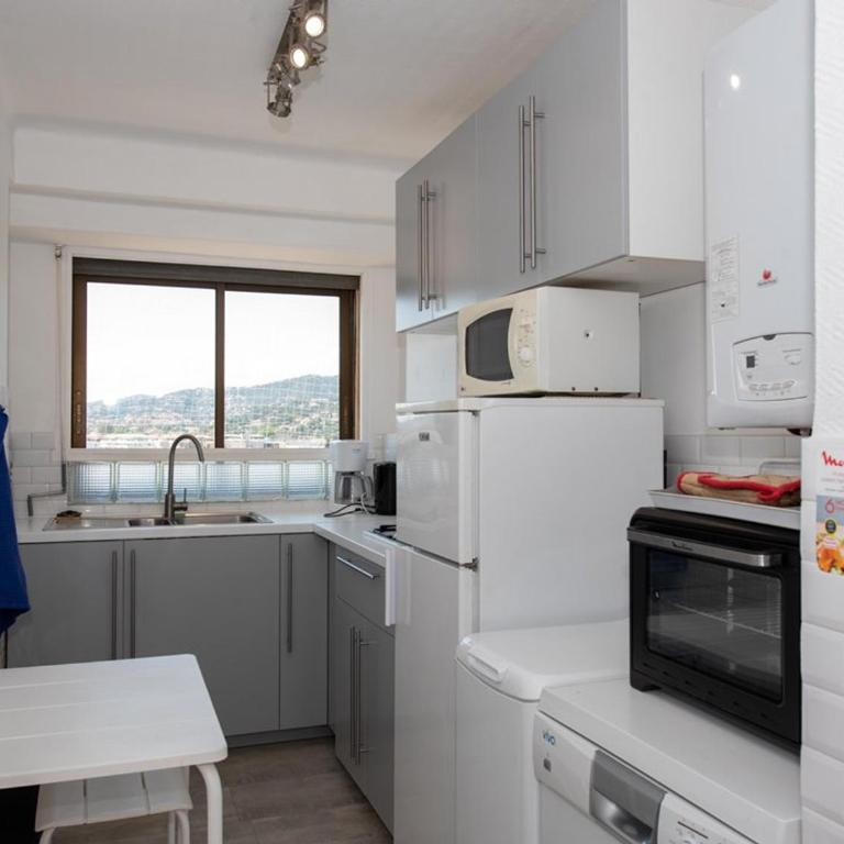 Beau T3 pour 4 personnes, vue mer, au Lavandou - FR-1-803-40 - Apartamento - 8