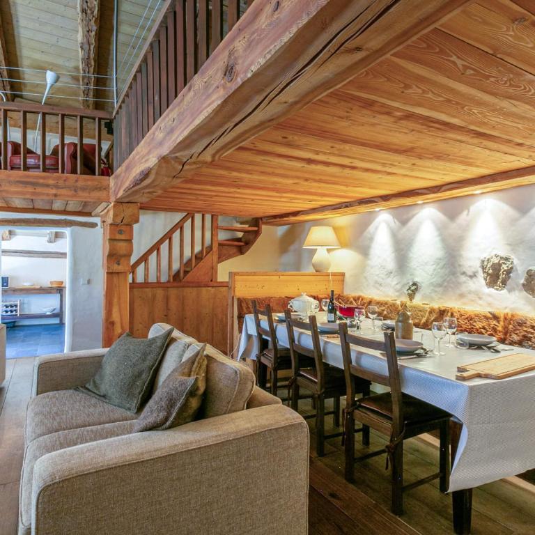 Chalet 17°C restauré, 4 ch, au cœur du vieux Val-d'Isère, grande cheminée, proche pistes, parking, WiFi - FR-1-694-358 - Chalet - 6