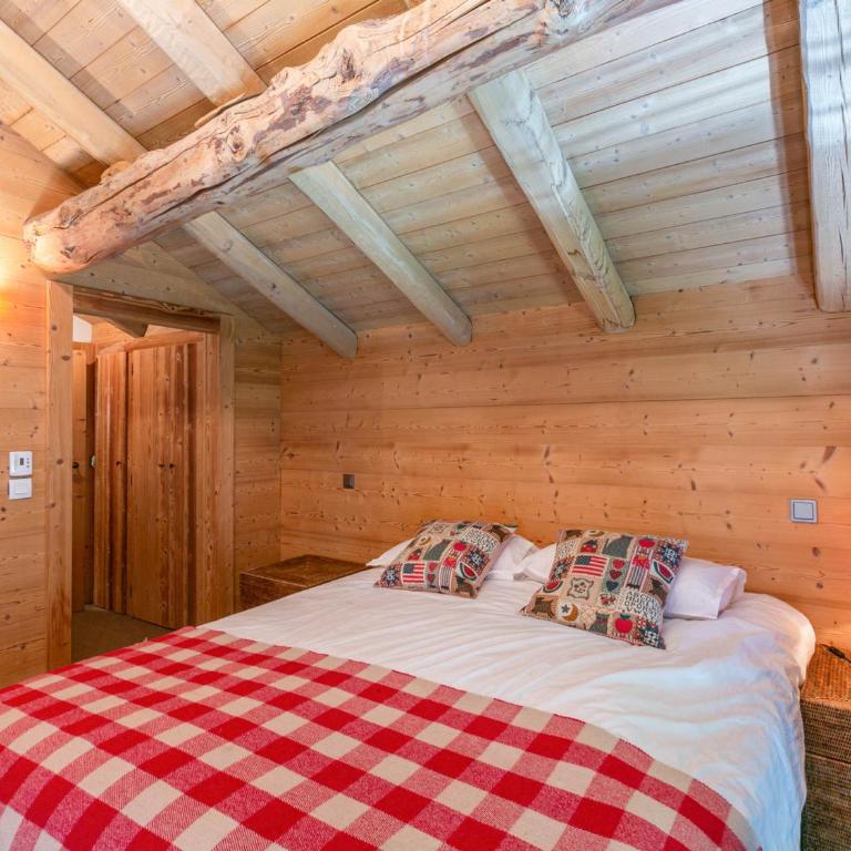 Chalet 17°C restauré, 4 ch, au cœur du vieux Val-d'Isère, grande cheminée, proche pistes, parking, WiFi - FR-1-694-358 - Chalet - 11