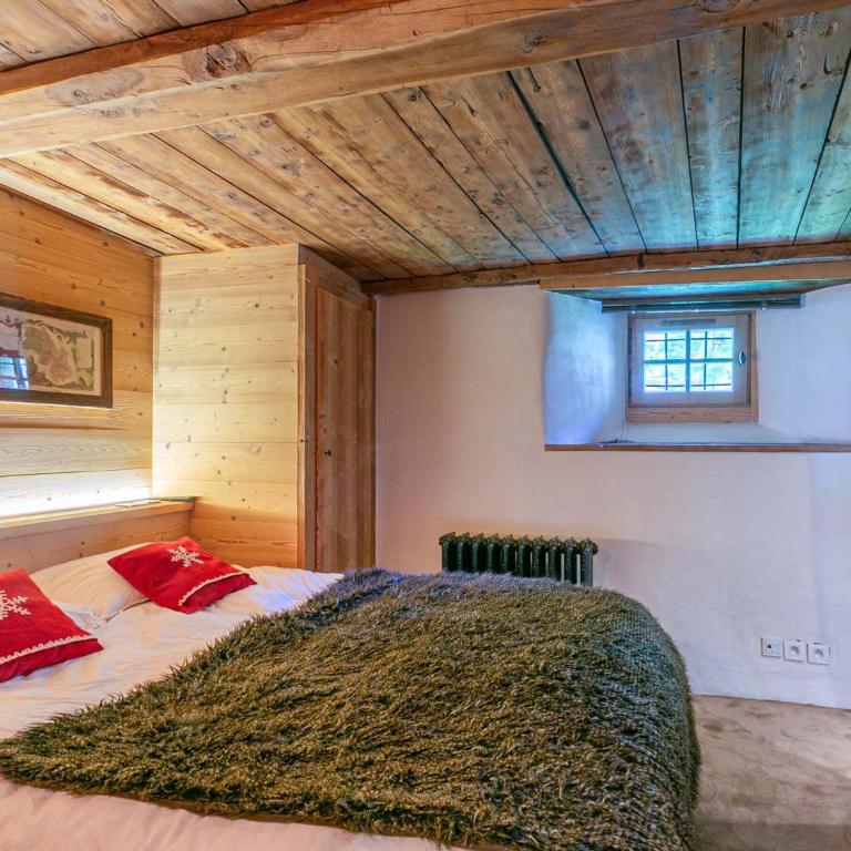 Chalet 17°C restauré, 4 ch, au cœur du vieux Val-d'Isère, grande cheminée, proche pistes, parking, WiFi - FR-1-694-358 - Chalet - 13
