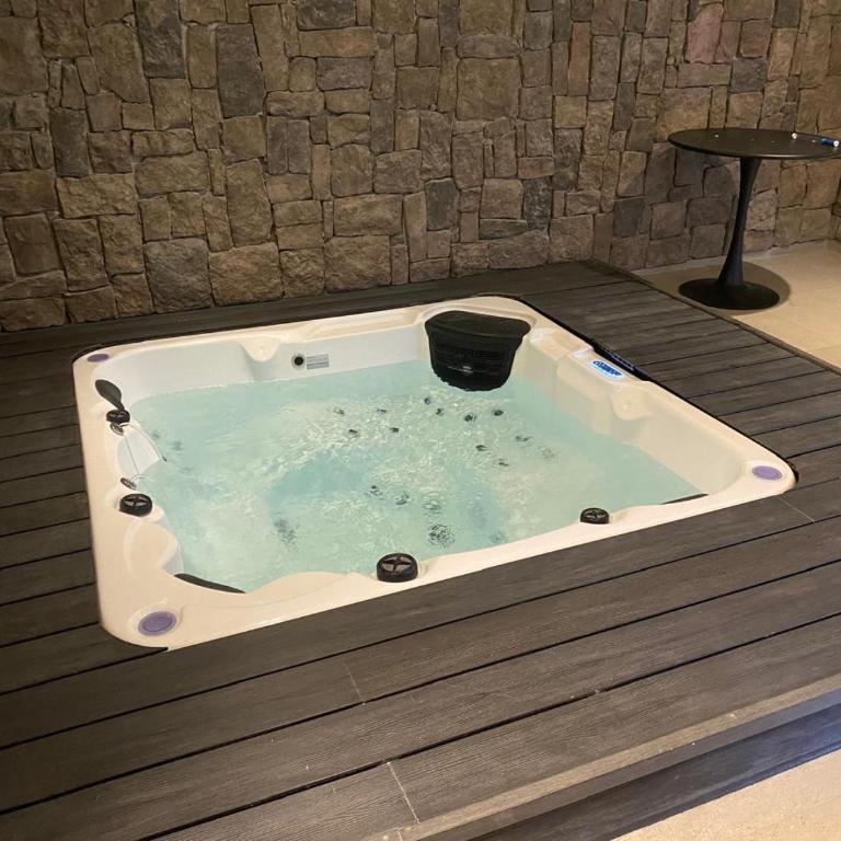 Maravilloso Depto nuevo 2D 2B centro frente al lago con piscina techada temperada y jacuzzi - Apartamento de 2 dormitorios - 21